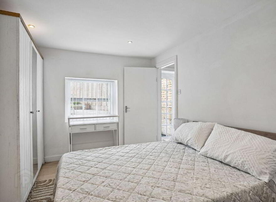 135 Pearse Street, Grand Canal Dock, Grand Canal Dock, D02C972