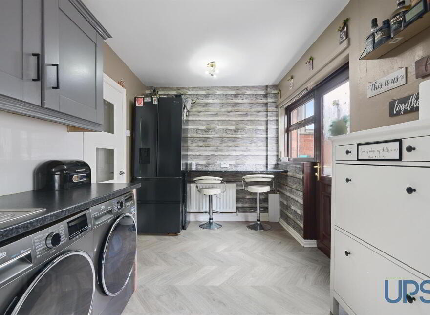 53 Beechview Park, Off Whiterock Road, Belfast, BT12 7PY