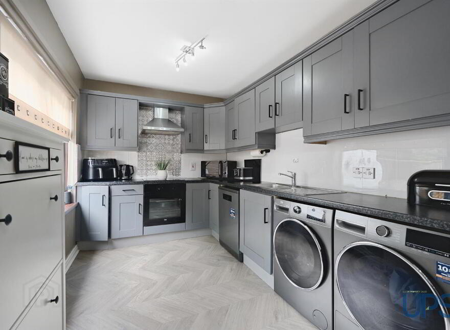53 Beechview Park, Off Whiterock Road, Belfast, BT12 7PY