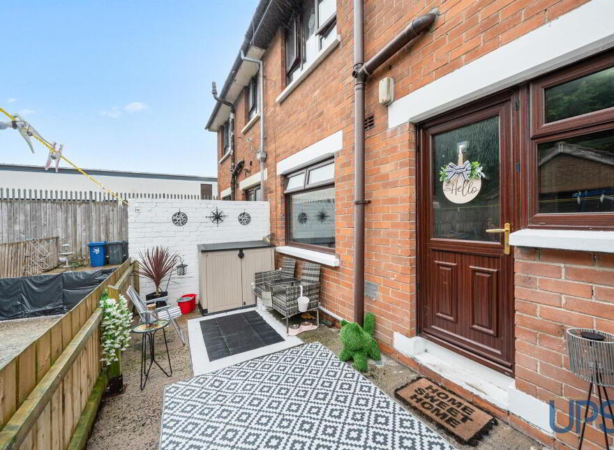 53 Beechview Park, Off Whiterock Road, Belfast, BT12 7PY