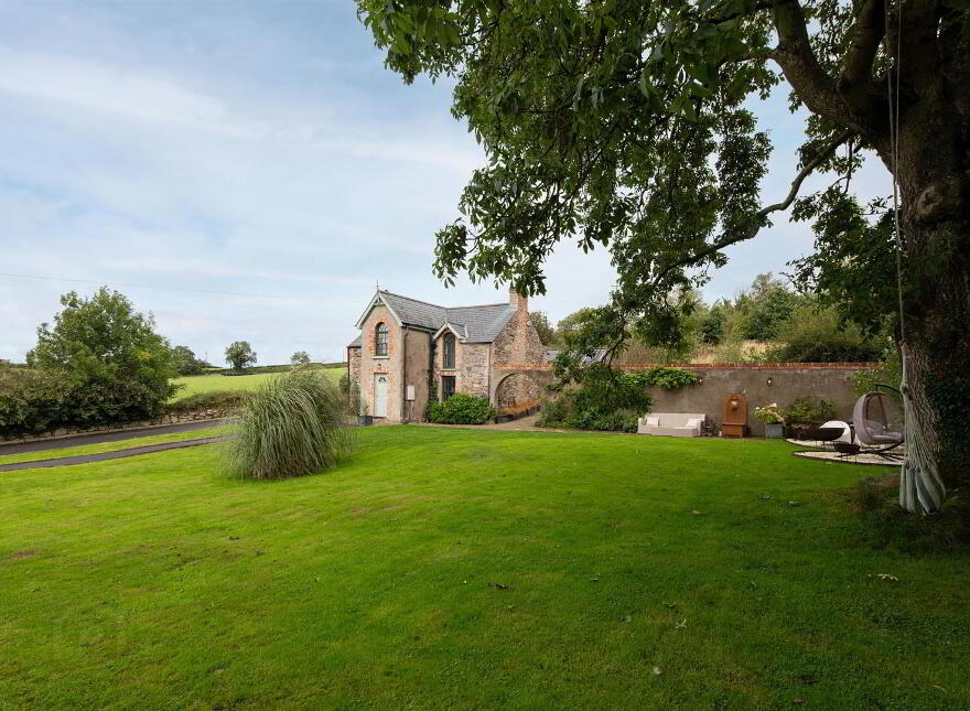 30 Dromara Road, Ballynahinch, BT24 8JL
