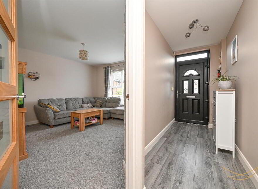 9 Highgrove Green, Carrickfergus, BT38 9UB
