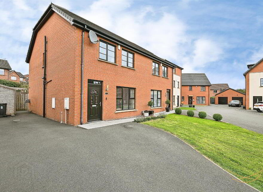 9 Highgrove Green, Carrickfergus, BT38 9UB