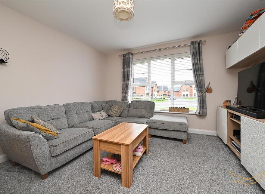 9 Highgrove Green, Carrickfergus, BT38 9UB