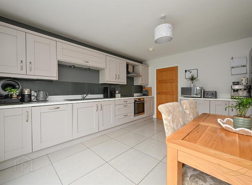 9 Highgrove Green, Carrickfergus, BT38 9UB
