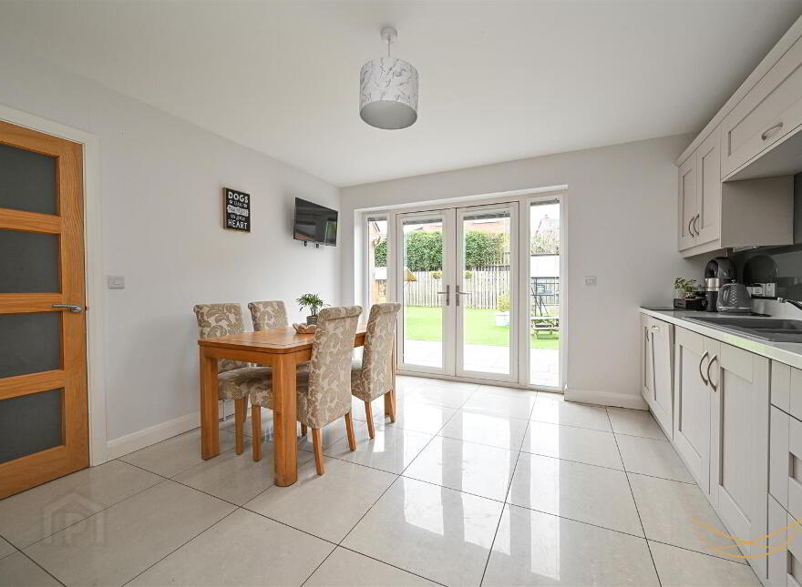 9 Highgrove Green, Carrickfergus, BT38 9UB