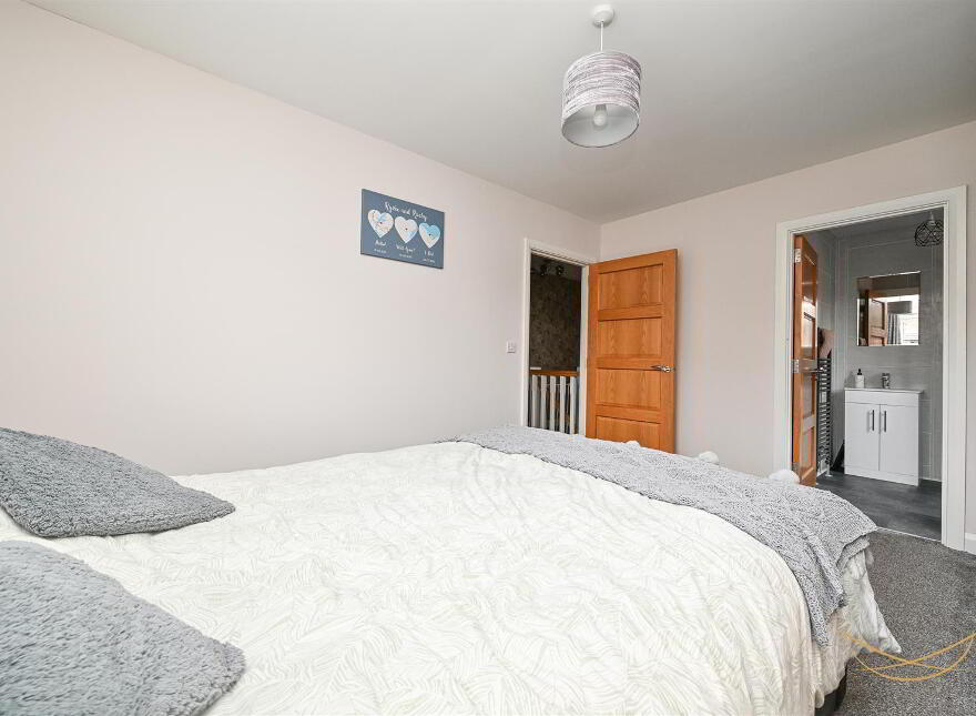 9 Highgrove Green, Carrickfergus, BT38 9UB