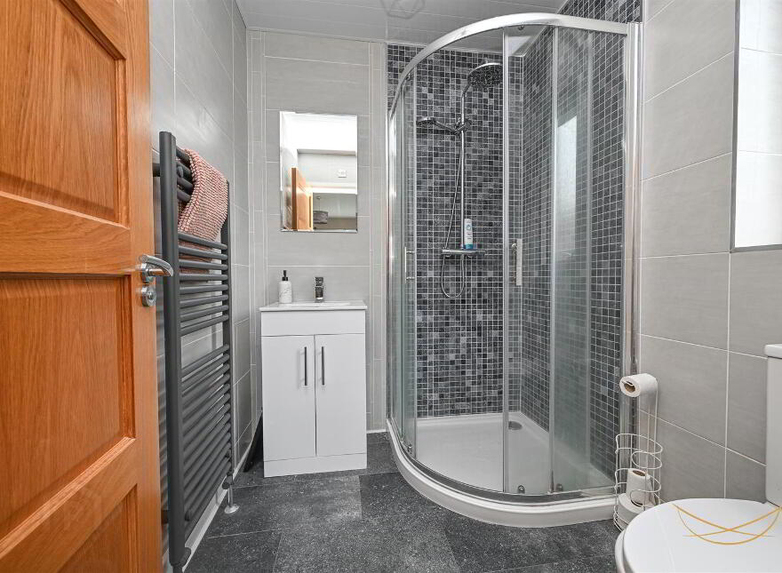9 Highgrove Green, Carrickfergus, BT38 9UB