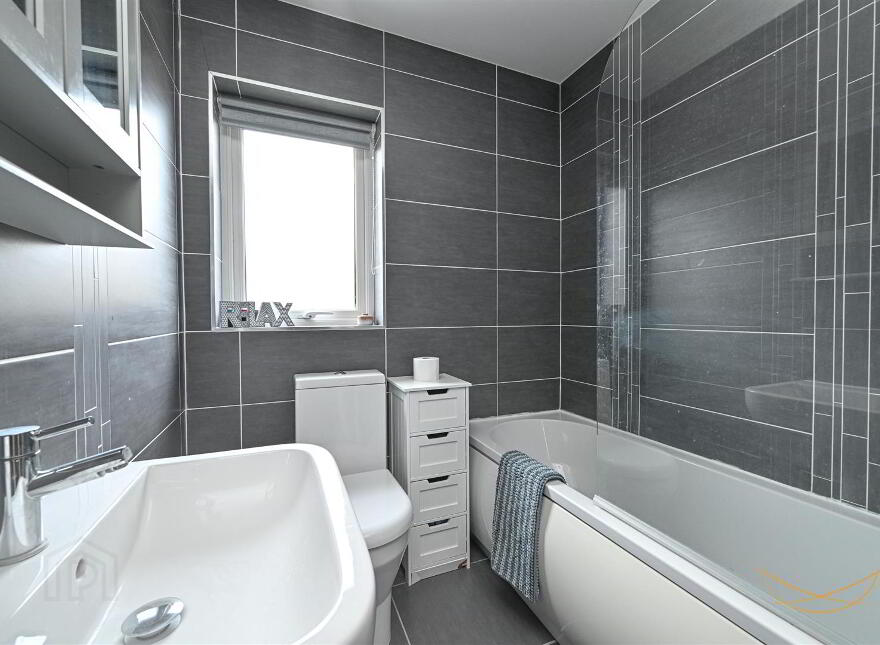 9 Highgrove Green, Carrickfergus, BT38 9UB