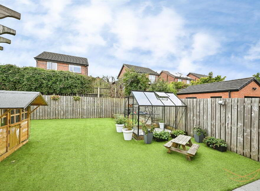 9 Highgrove Green, Carrickfergus, BT38 9UB