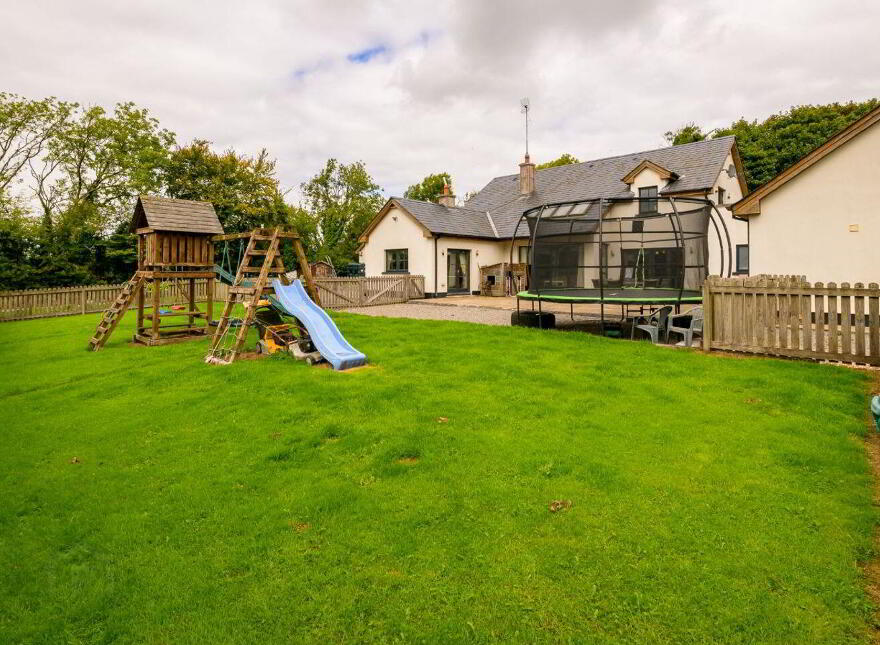 Woodtown, Drumree, A85ED88