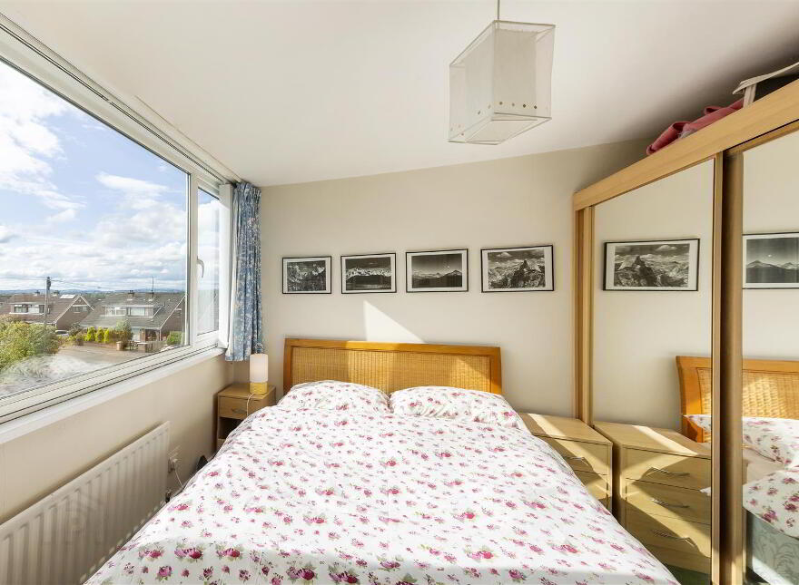 21 Ravelston Drive, Carnmoney, Newtownabbey, BT36 6PG