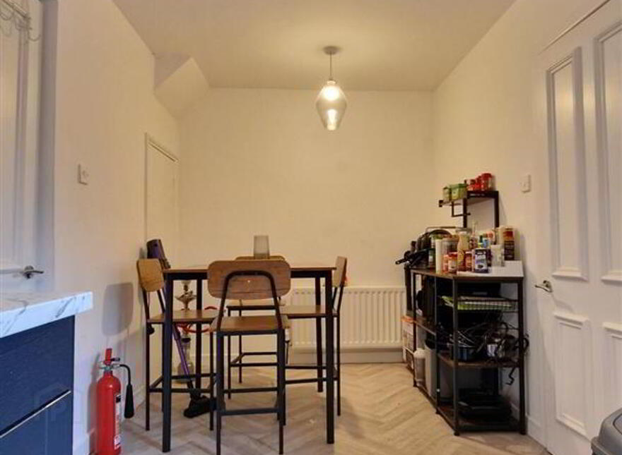 Rm 5, 265 Woodstock Road, Belfast, BT6 8PR