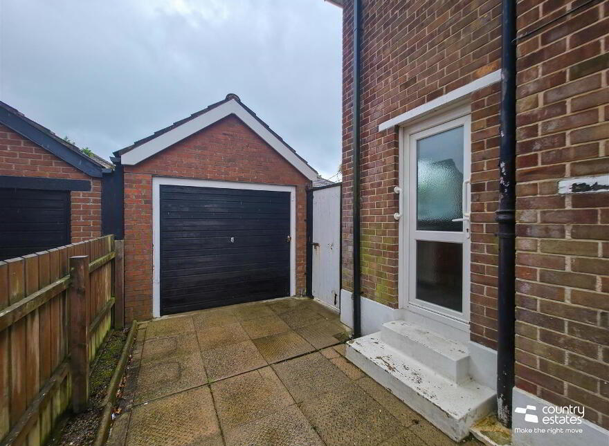 75 Carnmoney Road, Newtownabbey, BT36 6HT