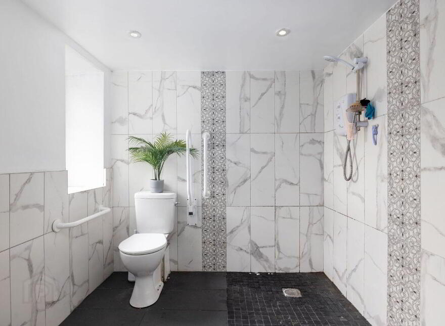 32 Royal Terrace West, Dún Laoghaire, Dun Laoghaire, A96YA09