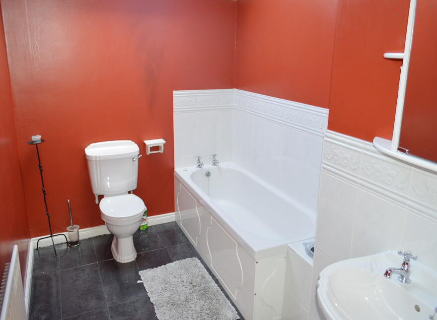 7 Waterfront House, Seaview, Warrenpoint, BT34 3NJ