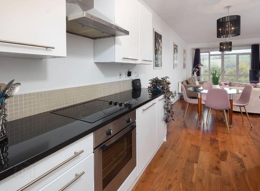 55 The Crescent Apartments, Old Fort Road, Ballincollig, P31W243