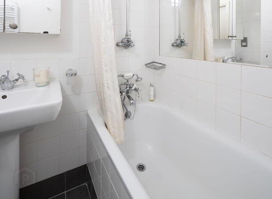 55 The Crescent Apartments, Old Fort Road, Ballincollig, P31W243