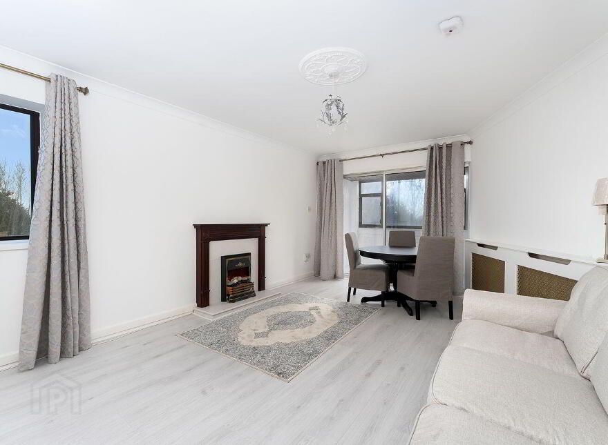 Apartment 82 Cherbury Court, Booterstown, A94R7Y8 photo