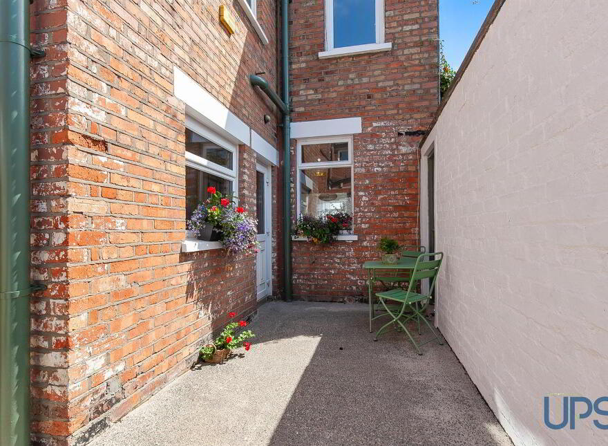 535 Falls Road, Belfast, BT11 9AA
