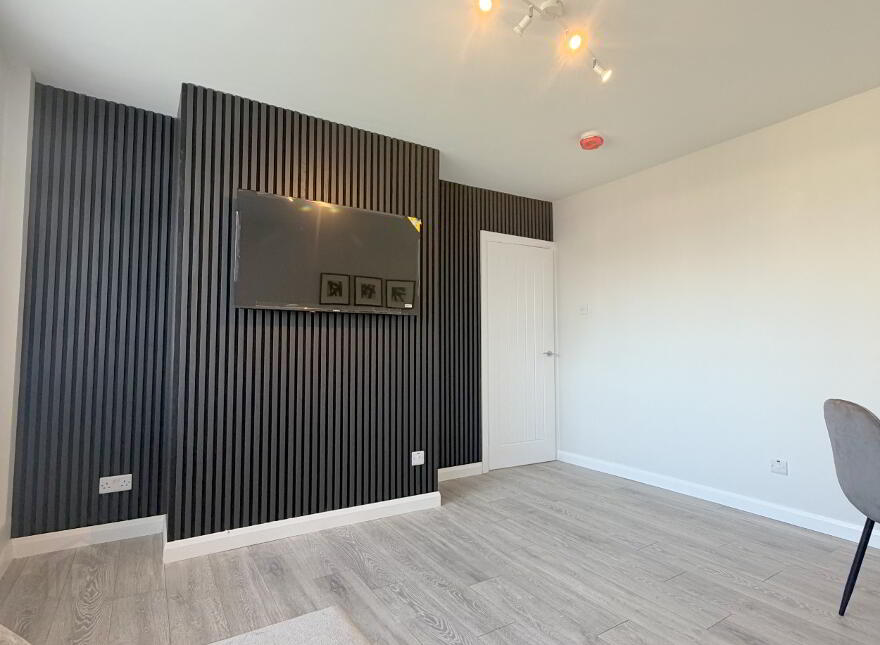 32B Queens Avenue, Newtownabbey, BT36 5HU
