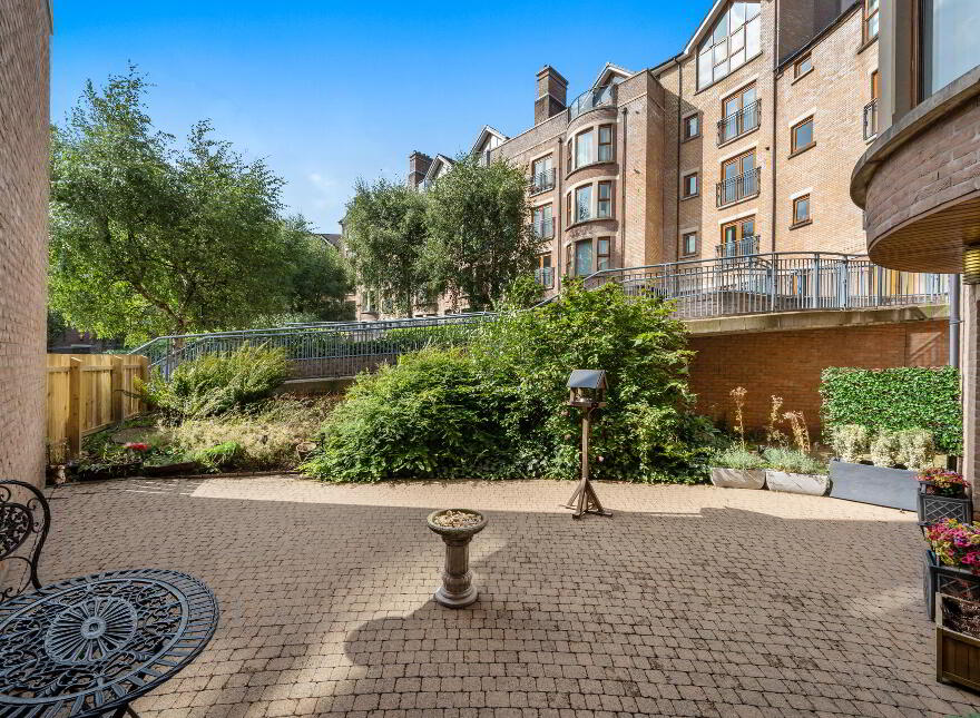 13 Park Royal, 841f Upper Lisburn Road, Belfast, BT9 7GY