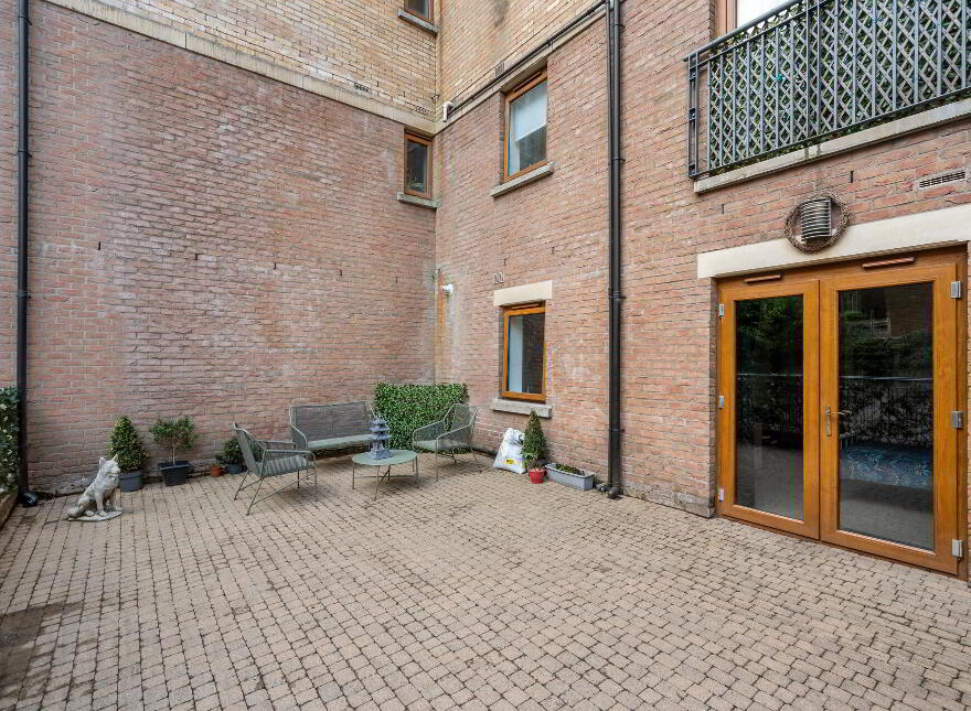 13 Park Royal, 841f Upper Lisburn Road, Belfast, BT9 7GY