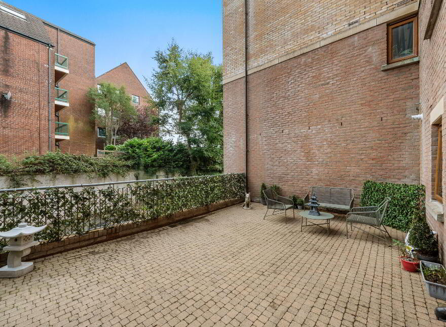 13 Park Royal, 841f Upper Lisburn Road, Belfast, BT9 7GY