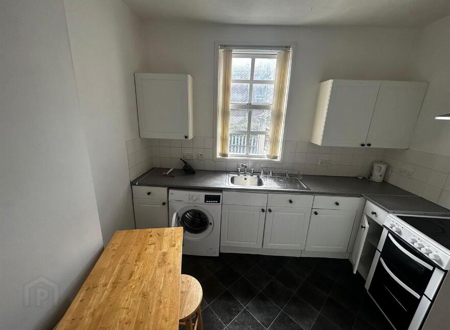 Flat 2, 102 Wellesley Avenue, Belfast, BT9 6DH