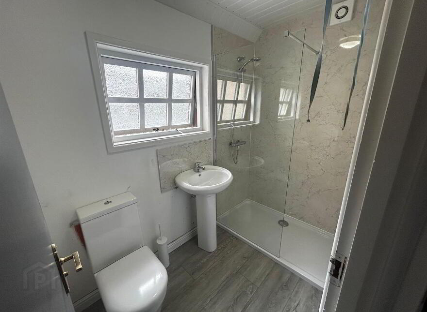 Flat 2, 102 Wellesley Avenue, Belfast, BT9 6DH