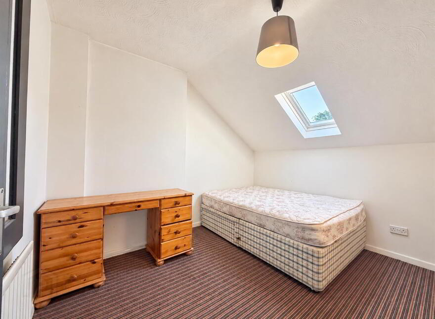Flat 2, 102 Wellesley Avenue, Belfast, BT9 6DH
