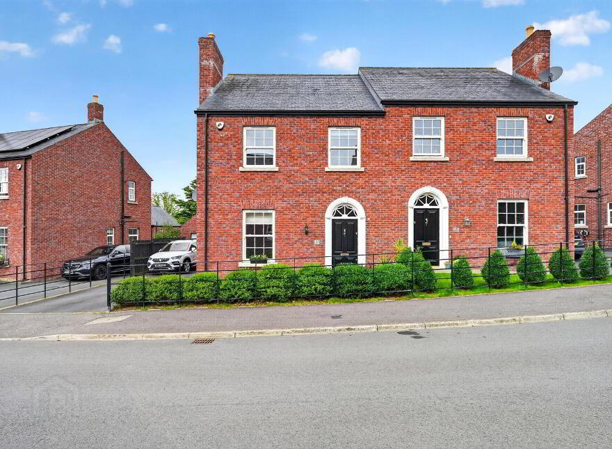 5 Breton View, Lisburn, BT28 3YF