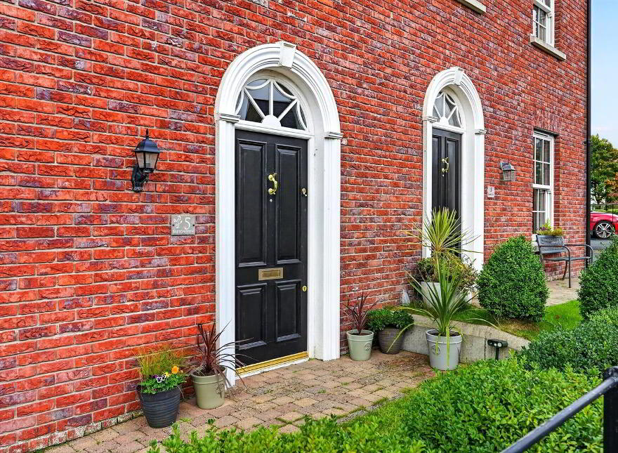 5 Breton View, Lisburn, BT28 3YF