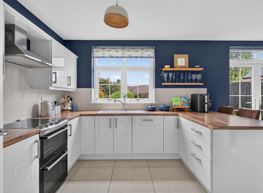 5 Breton View, Lisburn, BT28 3YF