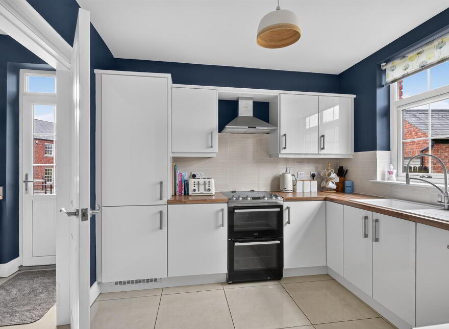 5 Breton View, Lisburn, BT28 3YF