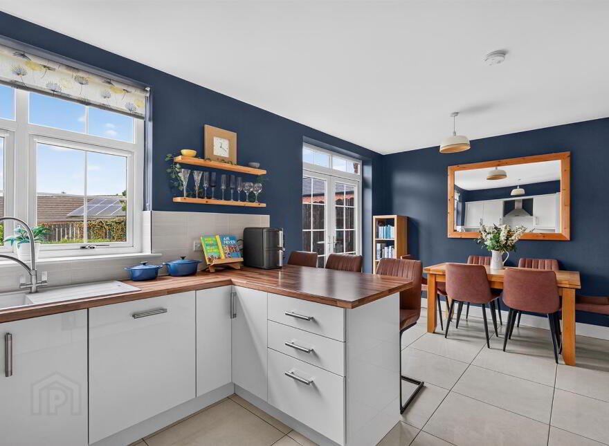 5 Breton View, Lisburn, BT28 3YF