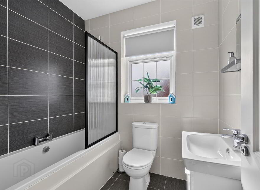 5 Breton View, Lisburn, BT28 3YF