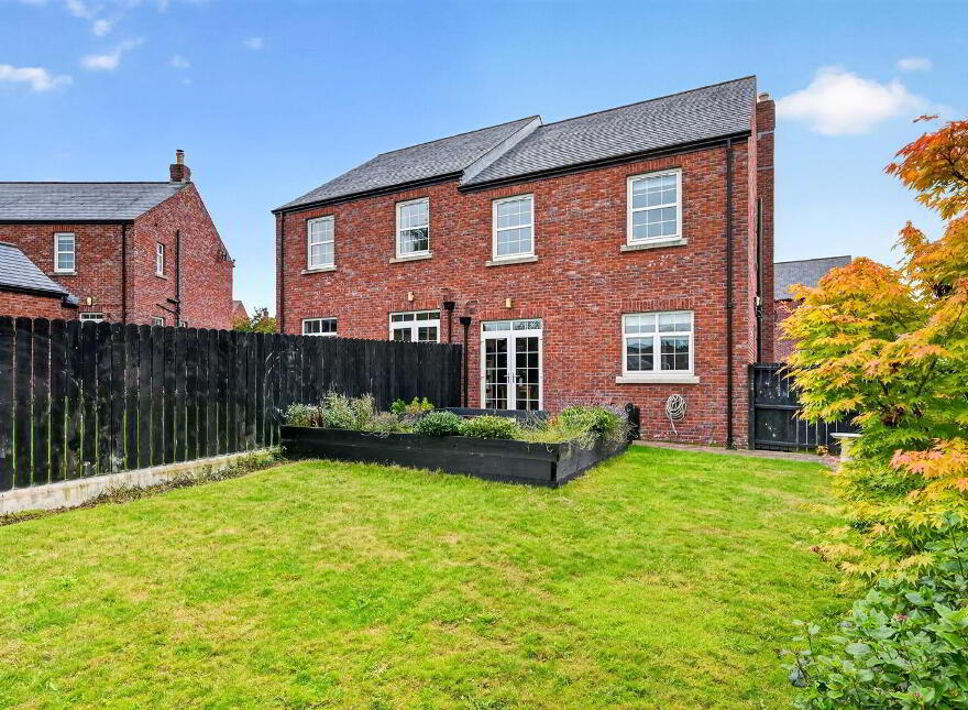 5 Breton View, Lisburn, BT28 3YF