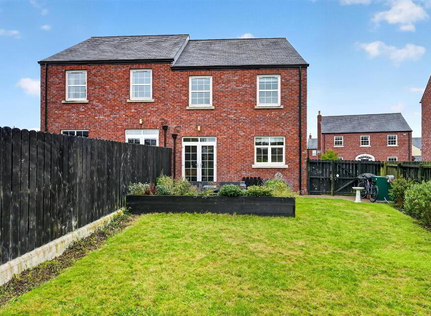 5 Breton View, Lisburn, BT28 3YF