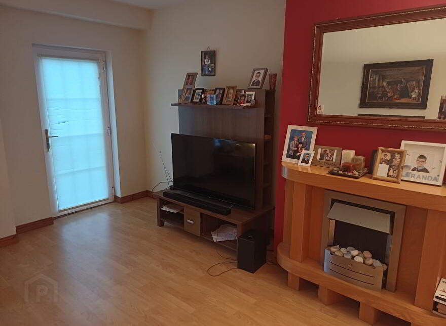 33 Mount Eagles Square, Lagmore, Belfast, BT17 0GT