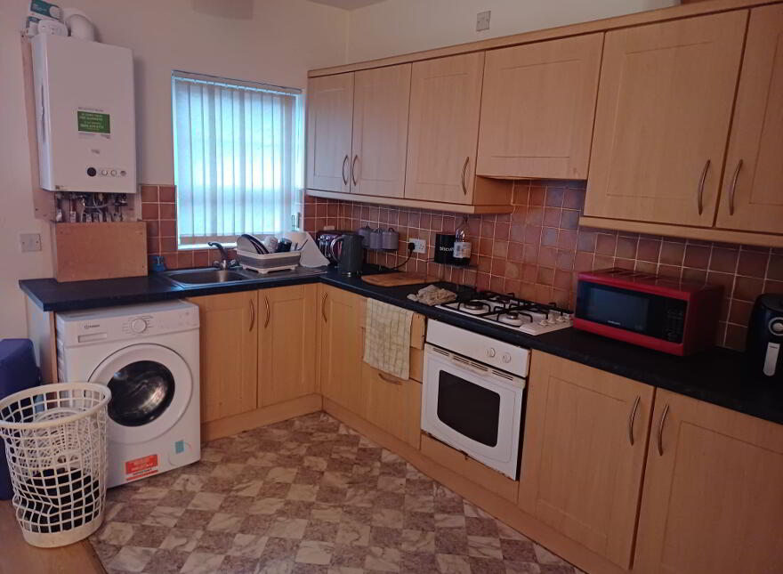 33 Mount Eagles Square, Lagmore, Belfast, BT17 0GT