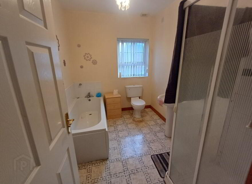 33 Mount Eagles Square, Lagmore, Belfast, BT17 0GT