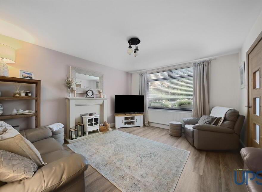 15 Almond Drive, Dunmurry, Belfast, BT17 0DG
