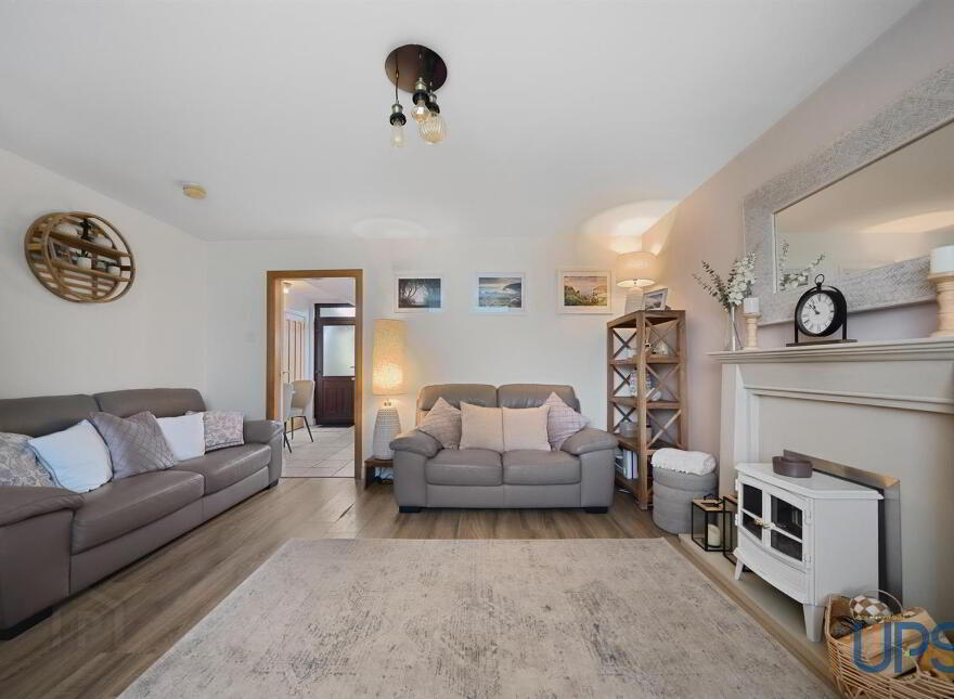 15 Almond Drive, Dunmurry, Belfast, BT17 0DG