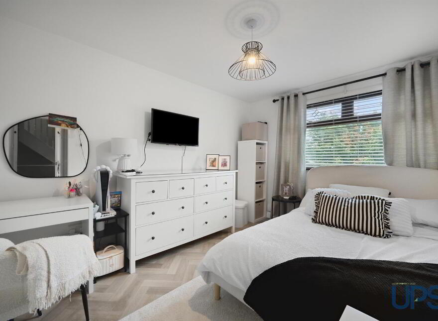 15 Almond Drive, Dunmurry, Belfast, BT17 0DG