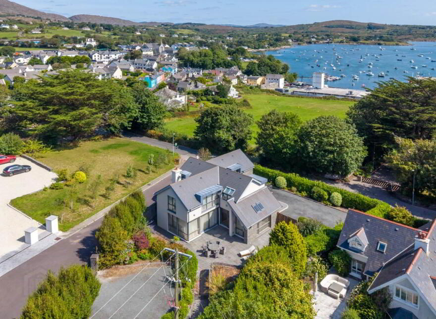 Chestnut Grove, Colla Road, Schull, P81XF99