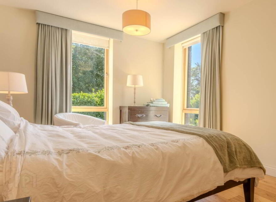 Chestnut Grove, Colla Road, Schull, P81XF99