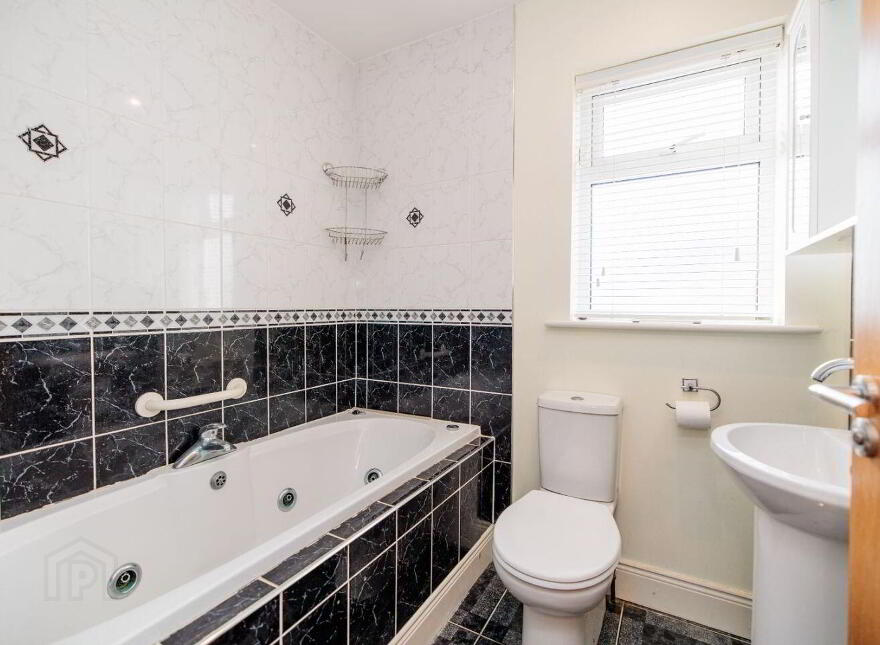 22 Roselawn, Bolton Woods, Callan, R95HD25