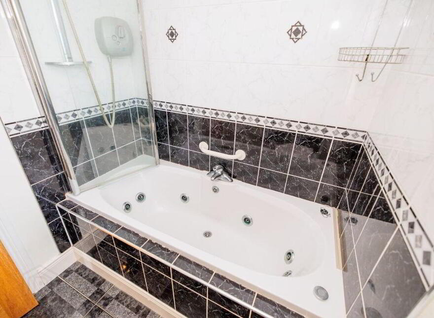 22 Roselawn, Bolton Woods, Callan, R95HD25
