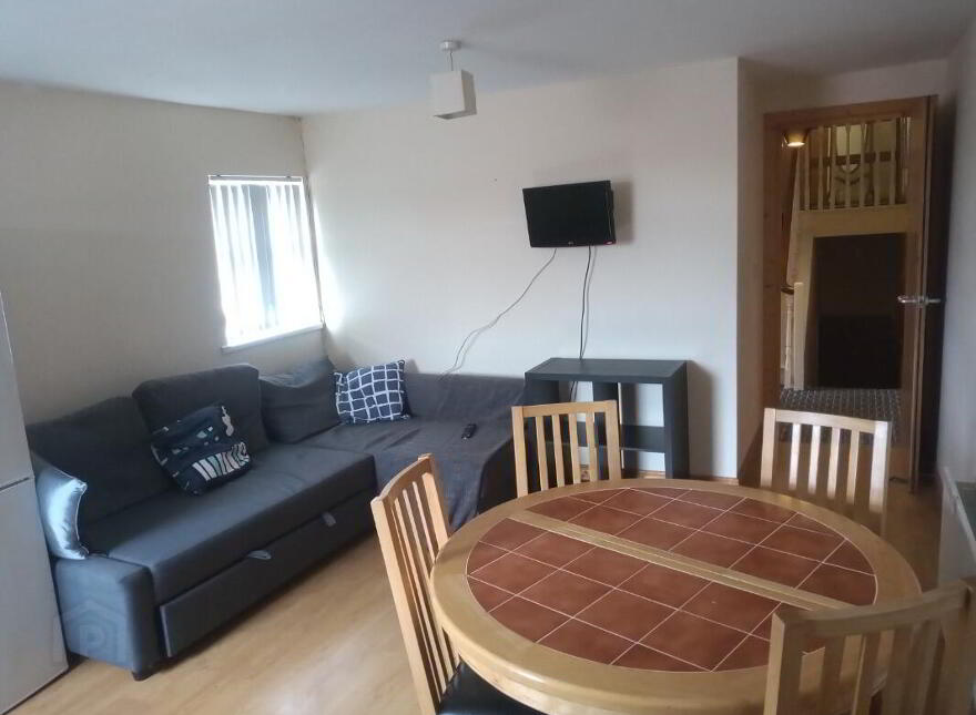 Apt 3, 29 Eglantine Avenue, Belfast, BT9 6EW